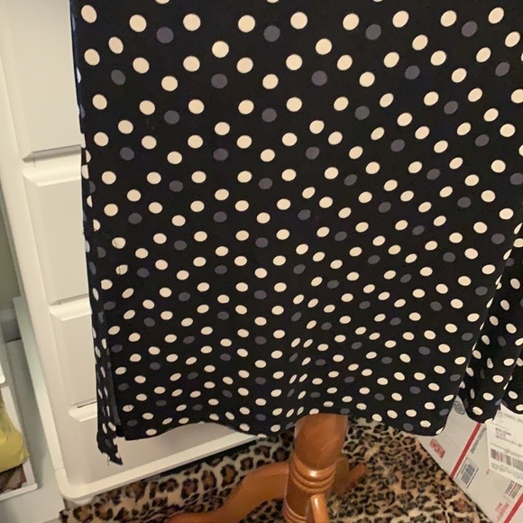 T Tahari black polka dot slit side tunic, NWT - Picture 5 of 11